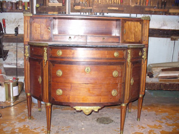 Commode Louis XVI estampillée de Topino (avant travaux)