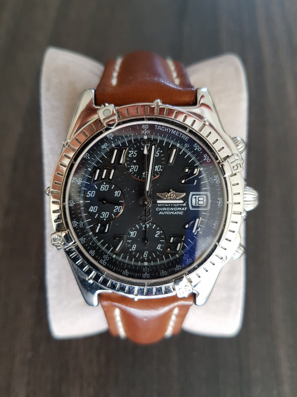 Breitling chronomat boîtier acier bracelet cuir